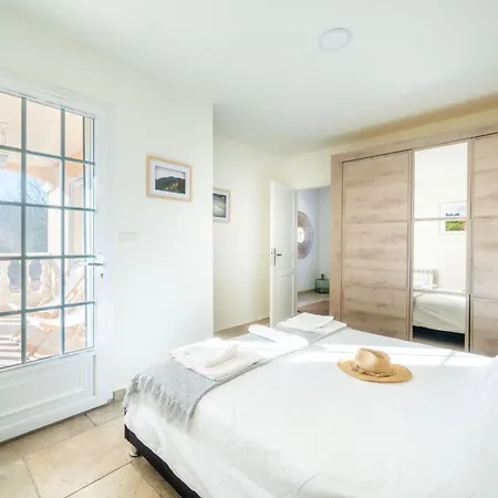 Les Oliviers - Villa Climatisee & Piscine Chauffee Villa *