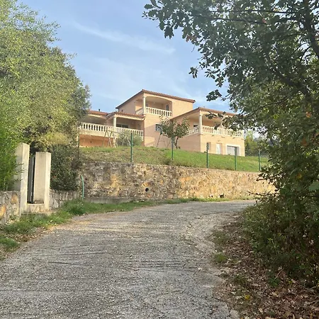 Les Oliviers - Villa Climatisee & Piscine Chauffee Villa *